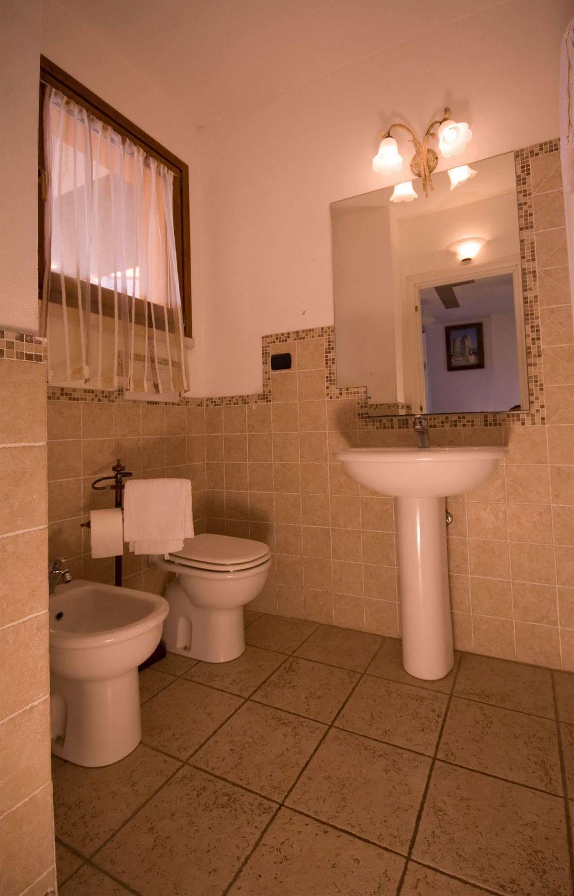 - Pool & Relax Follonica