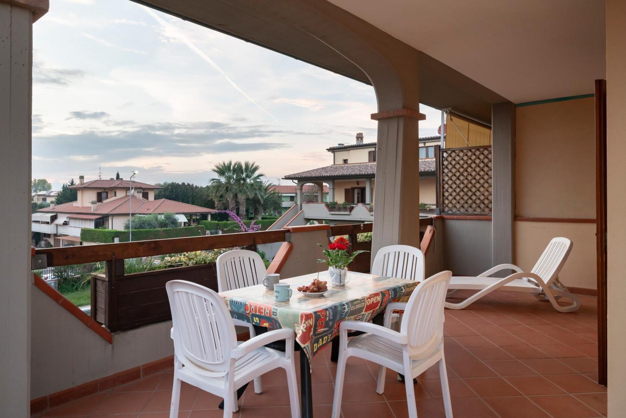 - Pool & Relax Apartment Follonica