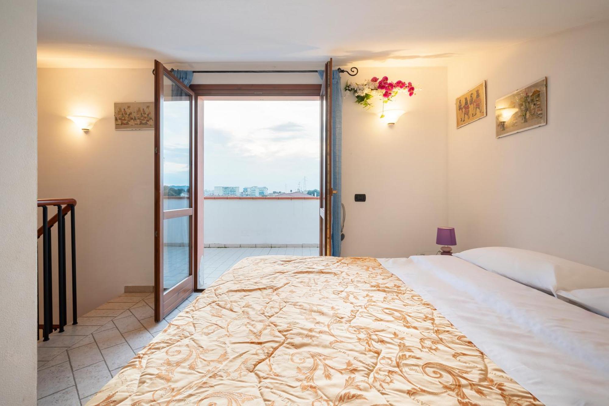 - Pool & Relax Follonica